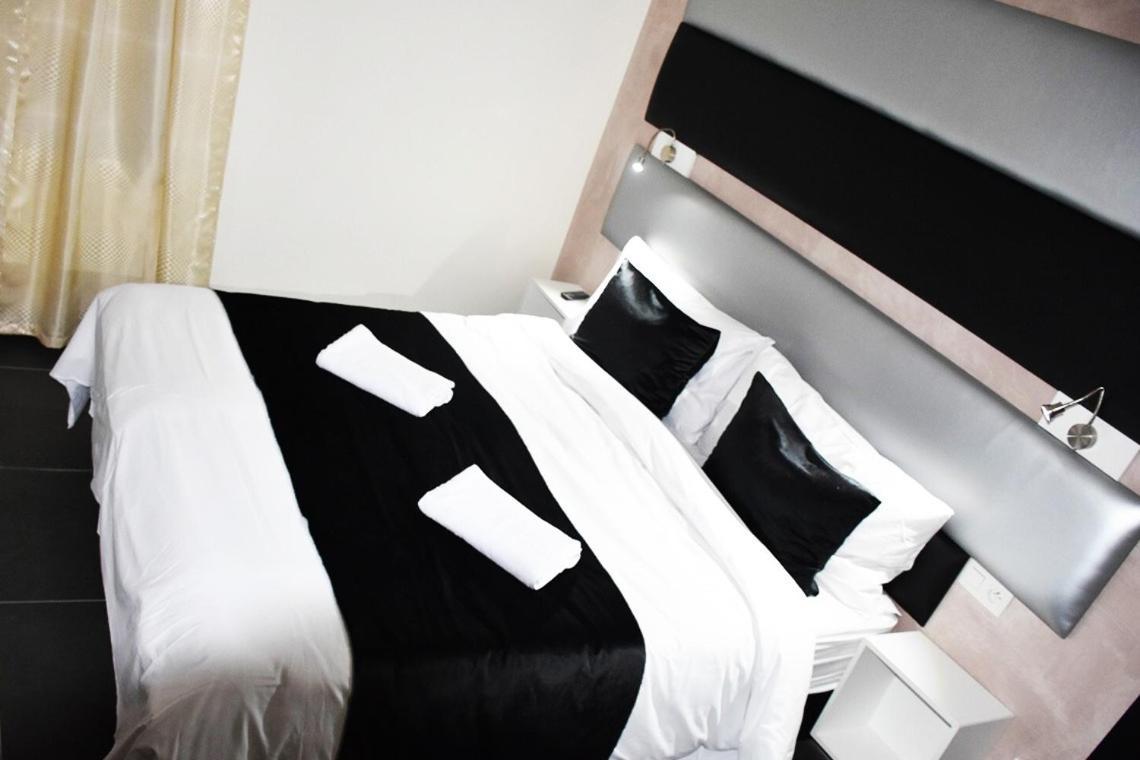 Hotel Onyx Expo Jette Kültér fotó