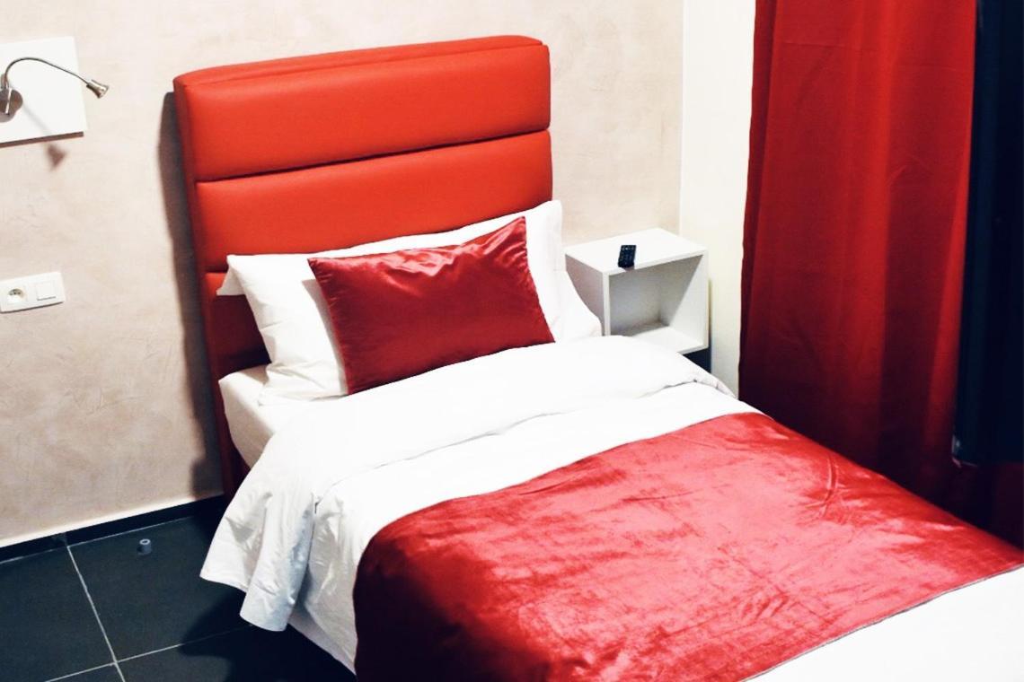 Hotel Onyx Expo Jette Kültér fotó