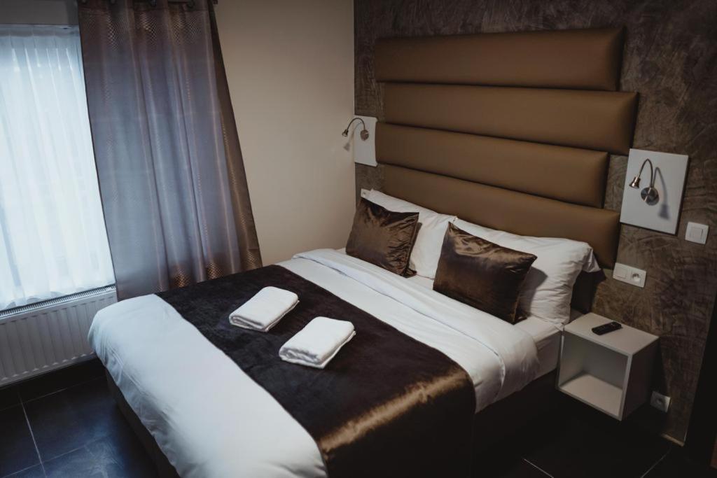 Hotel Onyx Expo Jette Kültér fotó