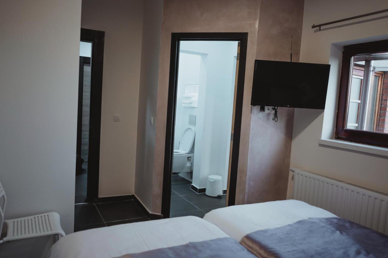 Hotel Onyx Expo Jette Kültér fotó